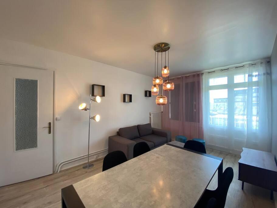 Bel Appartement Centre Ville De Vierzon Extérieur photo